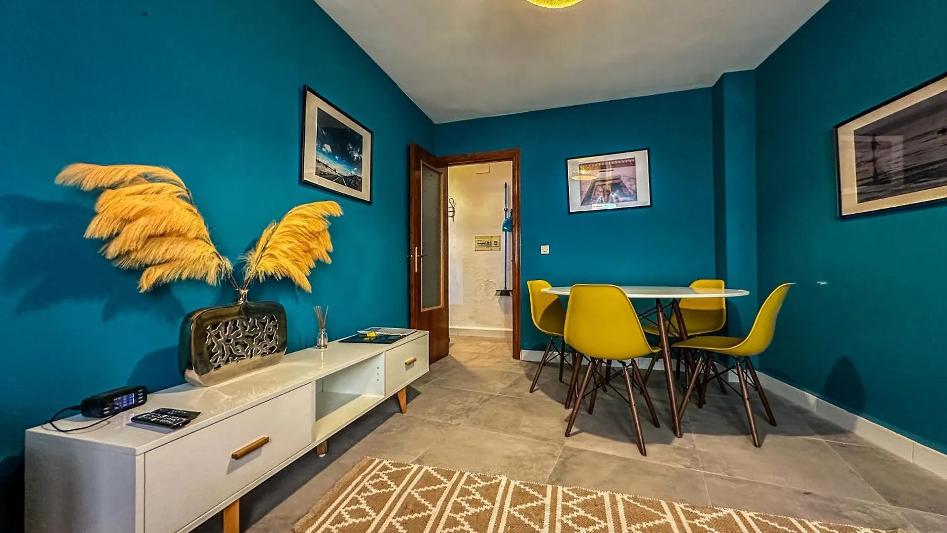 Apartment Pisos Baza, Tres Apartmentos En Baza Central